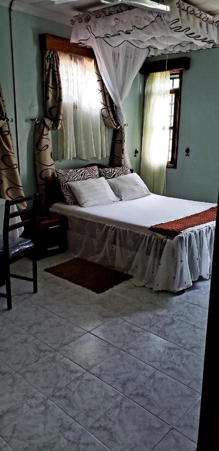 Family Nest Guesthouse Kisumu Buitenkant foto